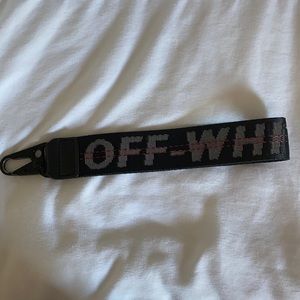 OFF-WHITE industrial keychain